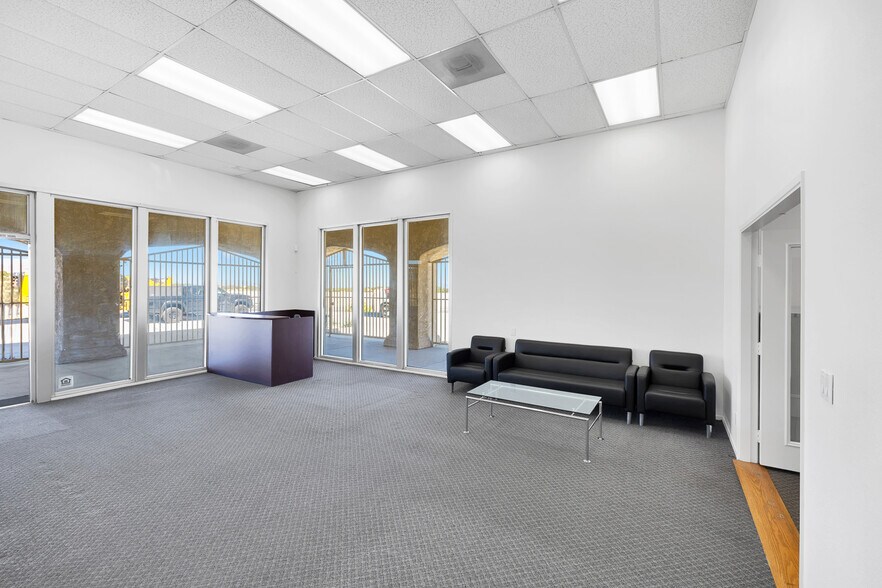 More Photos Of 2660 Pearblossom Hwy, Palmdale Office Residential For Sale