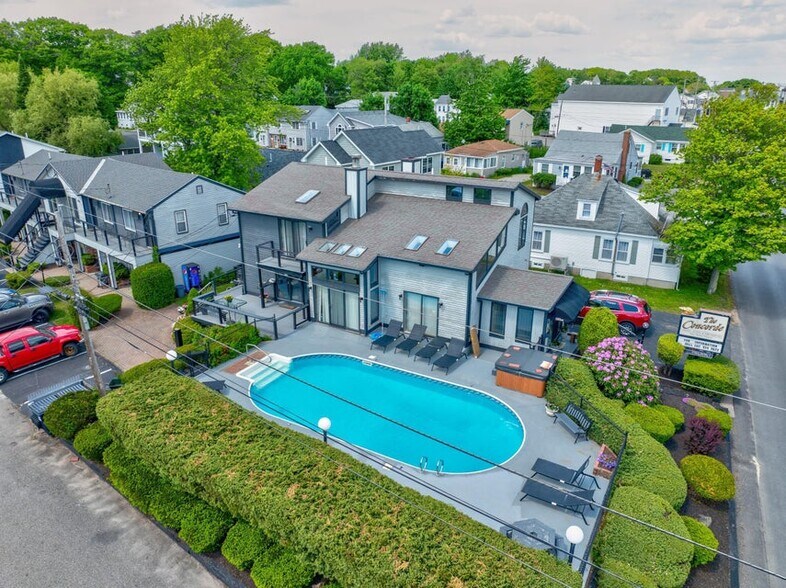 More Photos Of 136 W Grand Ave, Old Orchard Beach Hotel For Sale