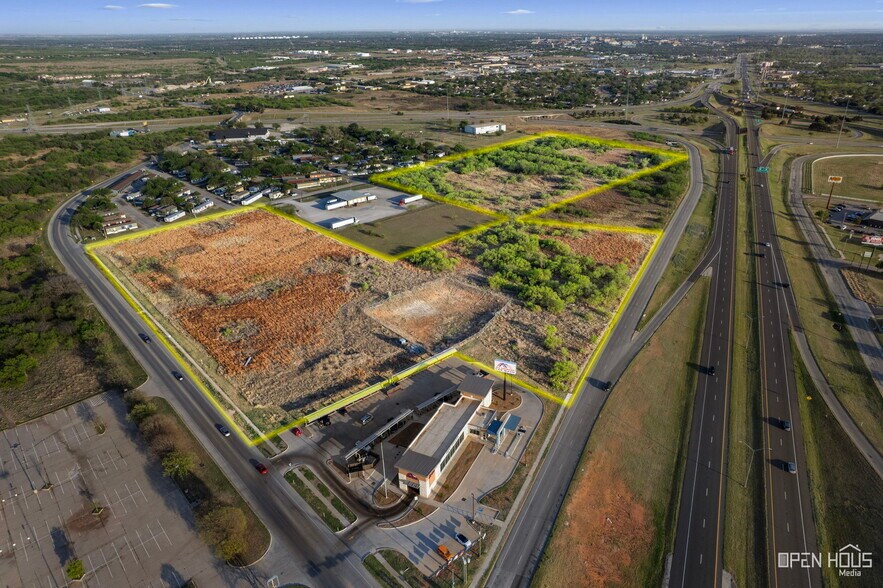 More Photos Of 2221 Airport Dr, Wichita Falls Land For Sale