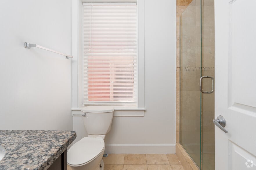 More Photos Of 617-631 W Lexington St, Baltimore Apartments For Lease