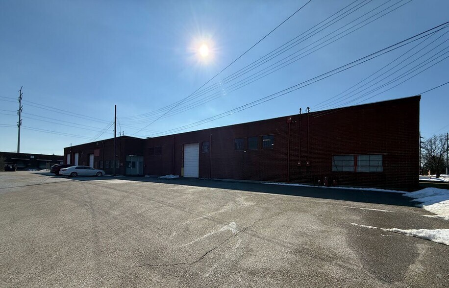 More Photos Of 7722-7728 Reinhold Dr, Cincinnati Warehouse For Lease