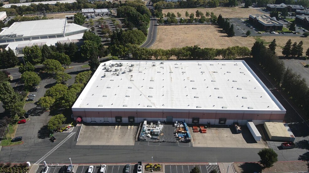 More Photos Of 2500 N Watney Way, Fairfield Warehouse For Lease