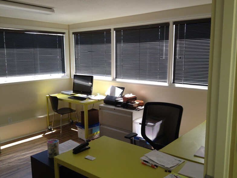 More Photos Of 2758 S King St, Honolulu Freestanding For Lease