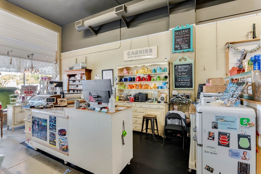 More Photos Of 114 S Woodland Blvd, Deland Storefront For Sale