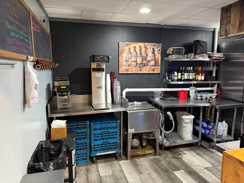 More Photos Of 160 W Broadway St, Sparta Restaurant For Sale
