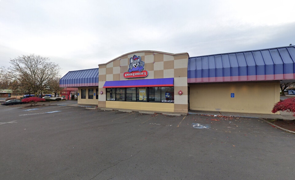 Primary Photo Of 9120 SE Powell Blvd, Portland Freestanding For Lease