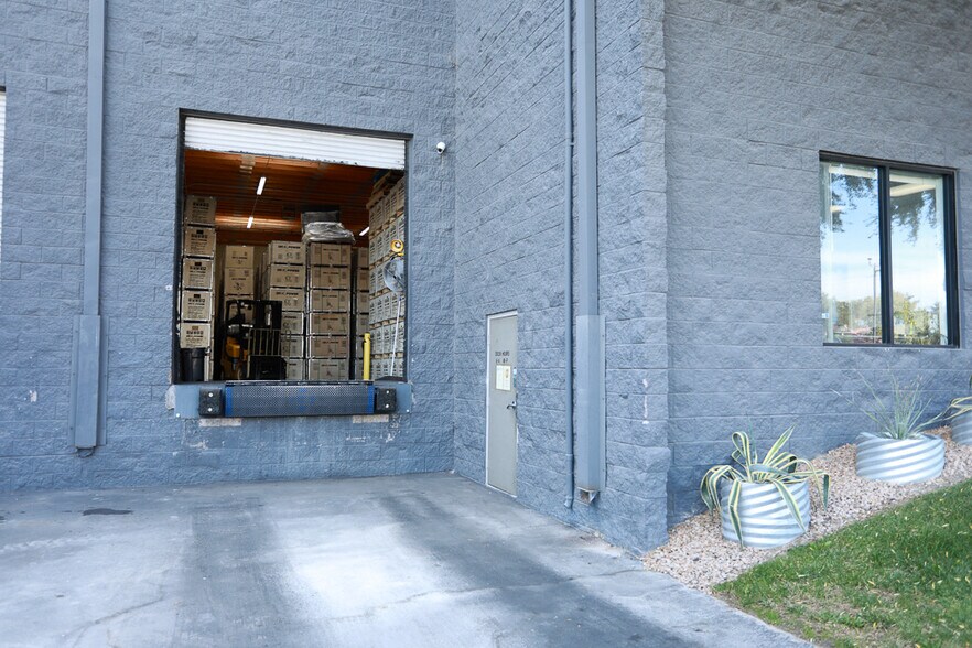 More Photos Of 4301 S Valley View Blvd, Las Vegas Warehouse For Lease