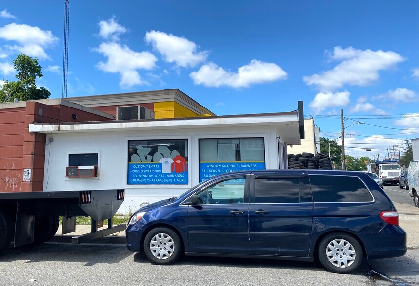 More Photos Of 154 Front St, Hempstead Auto Repair For Sale