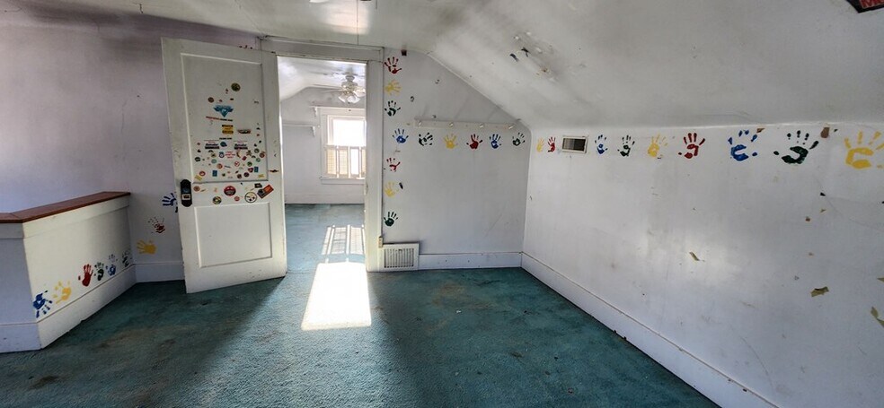 More Photos Of 125 Rockdale Rd, Follansbee Flex For Sale