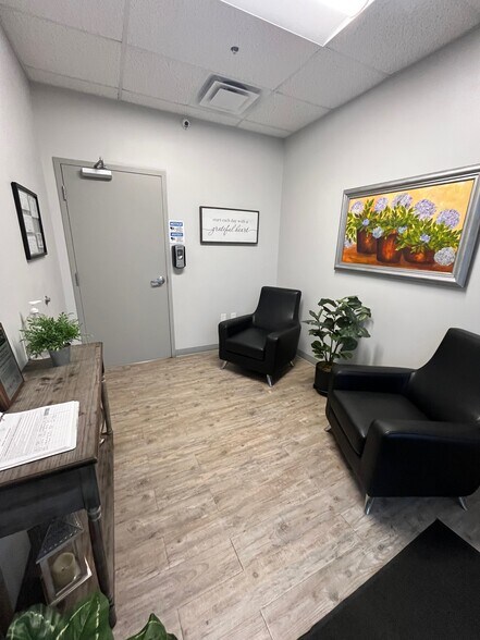 More Photos Of 3740 W 104th St, Hialeah Distribution For Lease