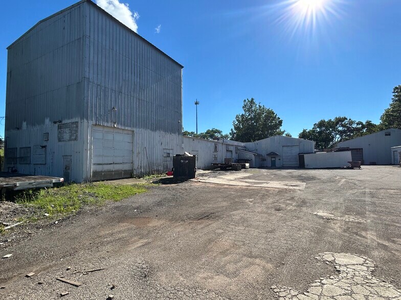 Primary Photo Of 2401 Schumacher Dr, Mishawaka Warehouse For Sale