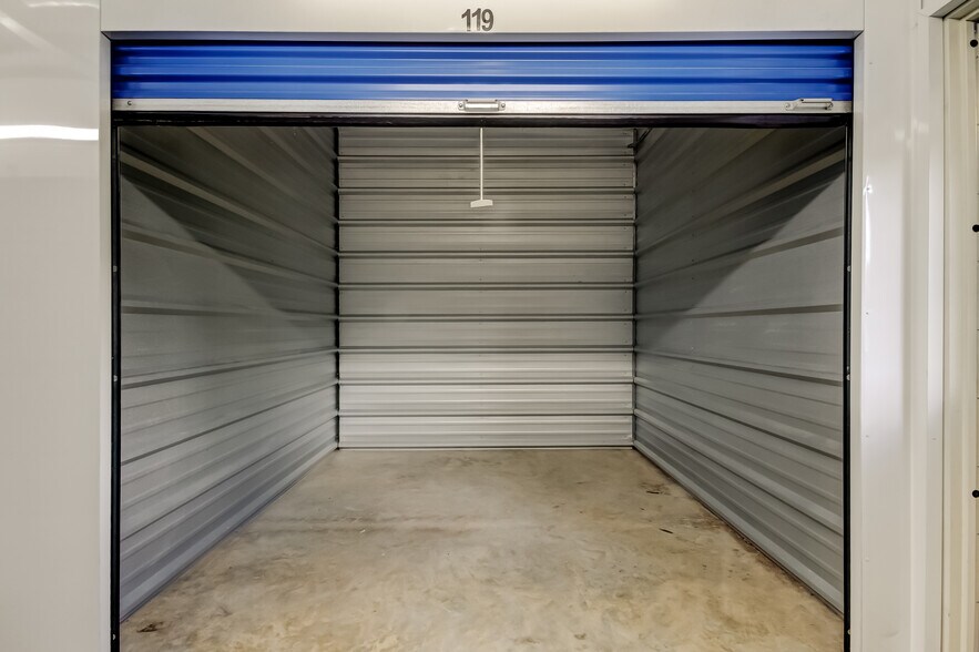 More Photos Of 921 E Norvell Bryant Hwy, Hernando Self Storage For Sale