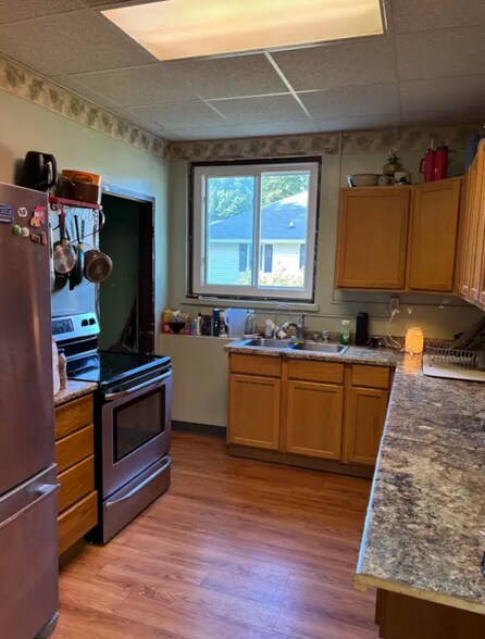More Photos Of 605 E 4th Ave, Brodhead Office For Sale