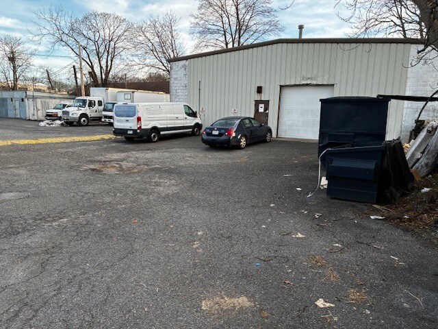 More Photos Of 464 E Main St, Patchogue Freestanding For Lease