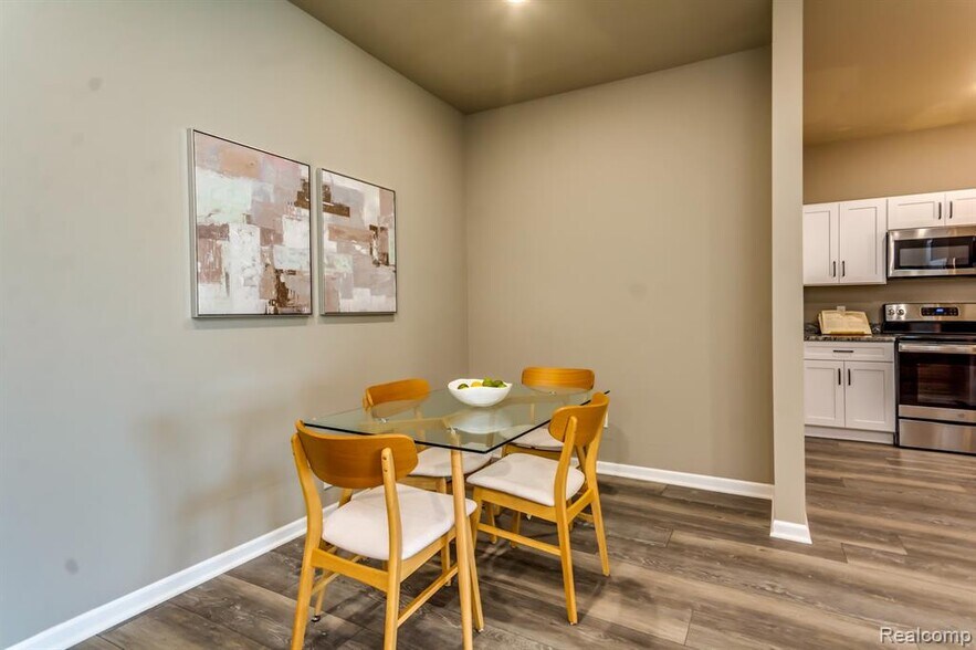 More Photos Of 1251 E Woodward Heights Blvd, Hazel Park Apartments For Sale