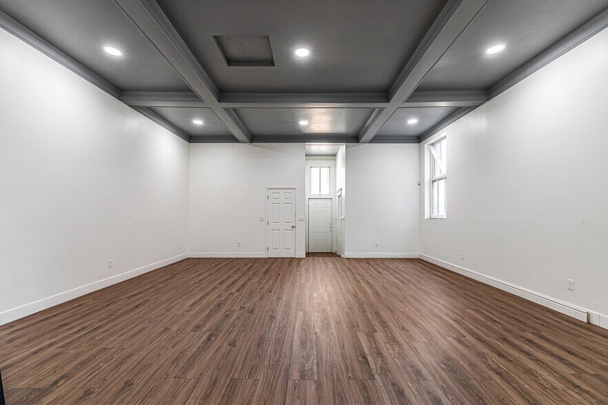 More Photos Of 23 E 6th St, Tracy Office For Sale