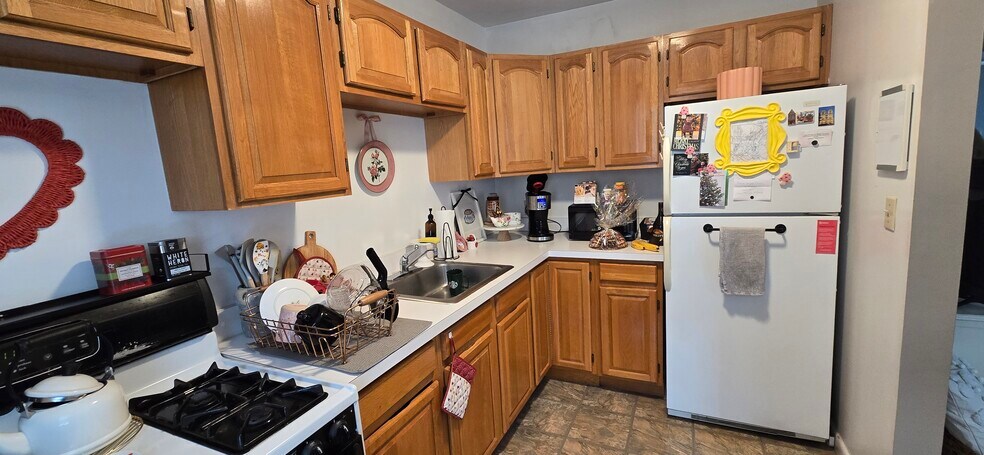 More Photos Of 639 Willis Ave, Williston Park Storefront For Sale