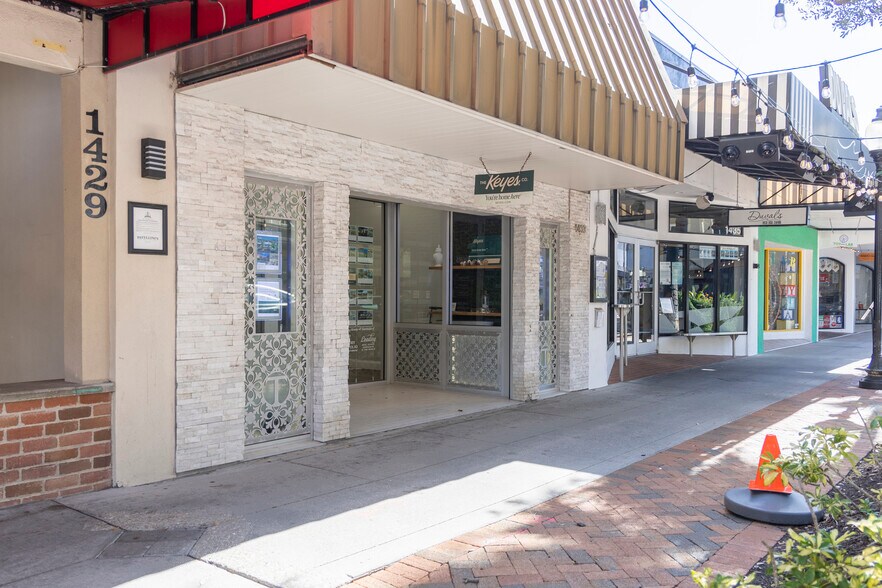 More Photos Of 1433 Main St, Sarasota Storefront For Lease