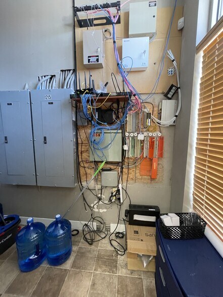 More Photos Of 1215 N 500 W, Provo Storefront For Lease