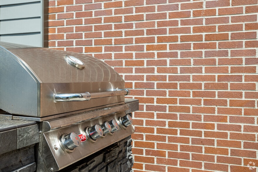 More Photos Of 39 Trotter Rd, Weymouth Apartments For Lease