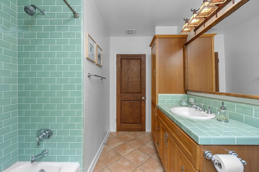 More Photos Of 1817 Euclid St, Santa Monica Apartments For Sale