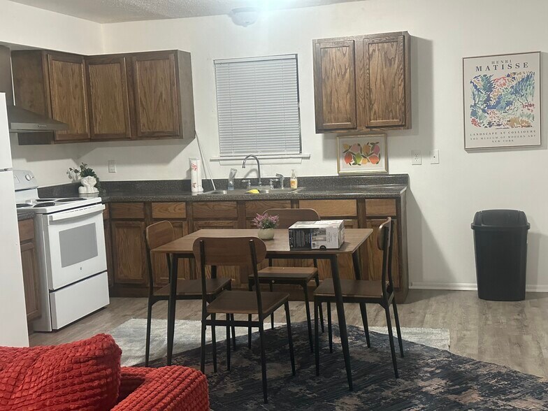 More Photos Of 1500 N Archusa Ave, Quitman Apartments For Sale