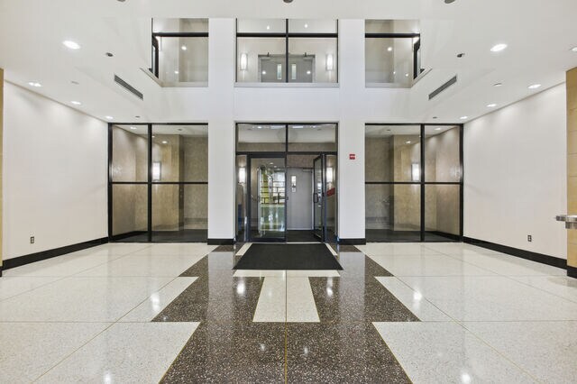 More Photos Of 1950 Old Gallows Rd, Vienna Office For Lease