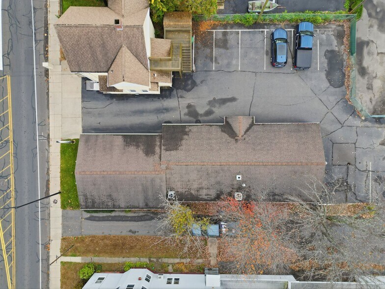 More Photos Of 641 Grattan St, Chicopee Office For Lease