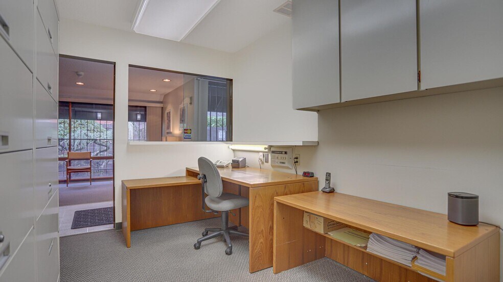 More Photos Of 15012 SE Stark St, Portland Office For Lease
