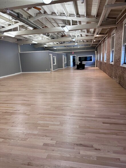 More Photos Of 430 Nepperhan Ave, Yonkers Warehouse For Sale