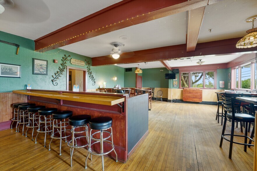 More Photos Of 809 Nooseneck Hill Rd, West Greenwich Restaurant For Sale