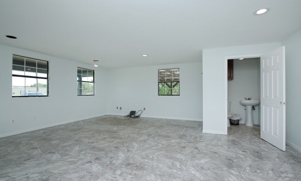 More Photos Of 241 McKeever Rd, Rosharon Land For Sale