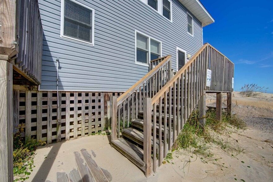 More Photos Of 9023 Gerhard st, Nags Head Apartments For Sale
