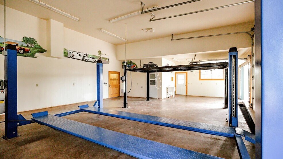 More Photos Of 352 MO-245, Dadeville Horse Stables For Sale