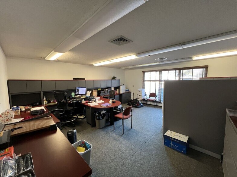 More Photos Of 2414 Boston Post Rd, Guilford Freestanding For Sale