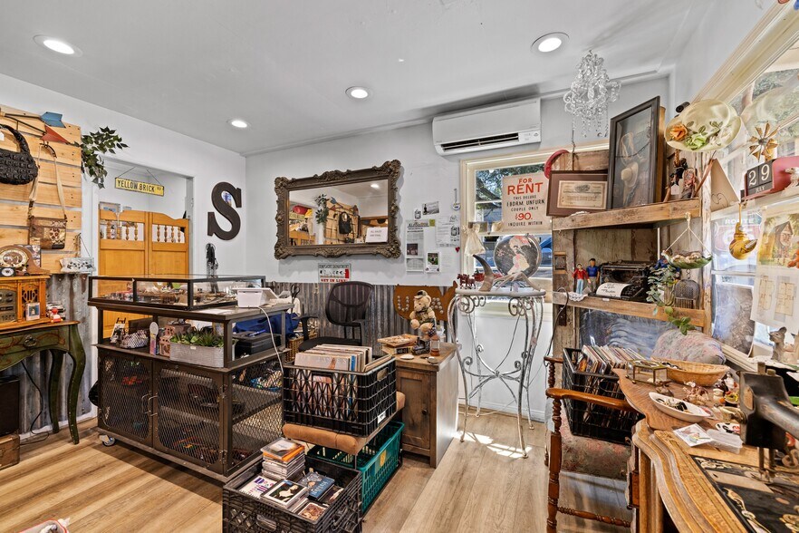More Photos Of 2562 Alpine Blvd, Alpine Storefront Retail Residential For Sale