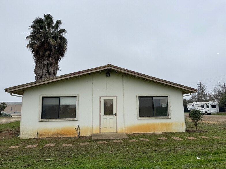 More Photos Of 3792 Feather River Blvd, Olivehurst Office For Lease