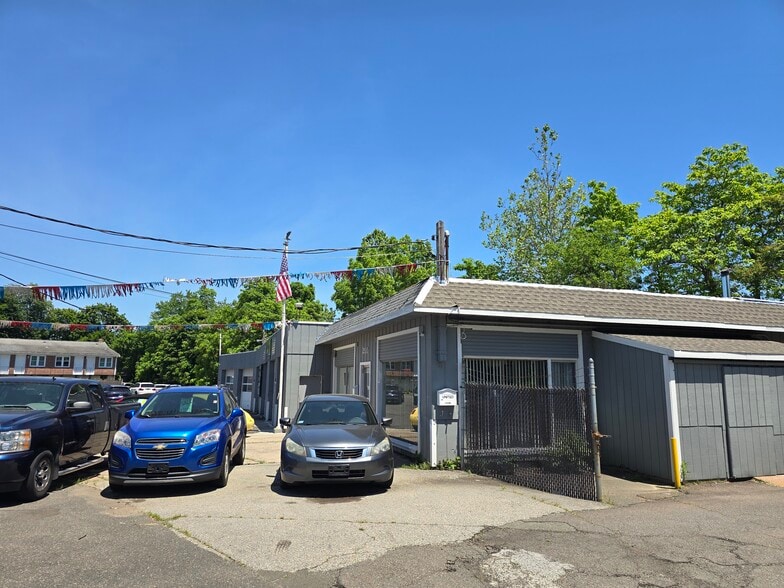 More Photos Of 200 Main St, East Hartford Auto Repair For Sale