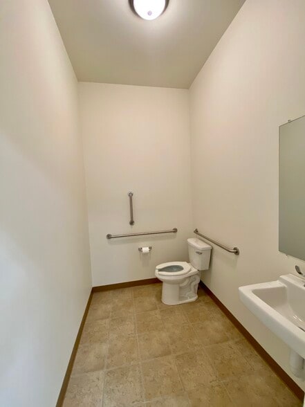 More Photos Of 292-296 W Ridge Pike, Royersford Office For Lease