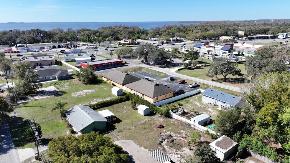 More Photos Of 32644 Blossom ln, Leesburg Office For Sale