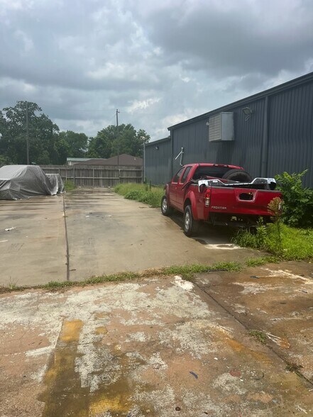 More Photos Of 14606 Sheraton St, Houston Warehouse For Lease