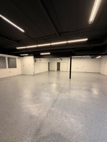 More Photos Of 11 Front St, Weymouth Office Residential For Lease