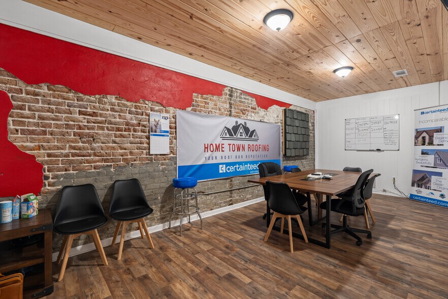 More Photos Of 531 Central Ave, Laurel Flex For Sale