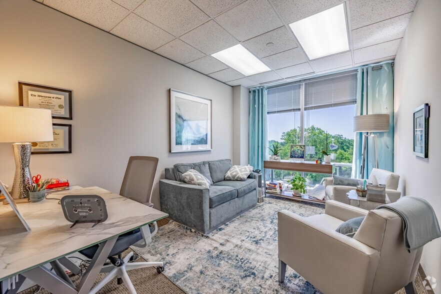 More Photos Of 8044 Montgomery Rd, Cincinnati Coworking Space