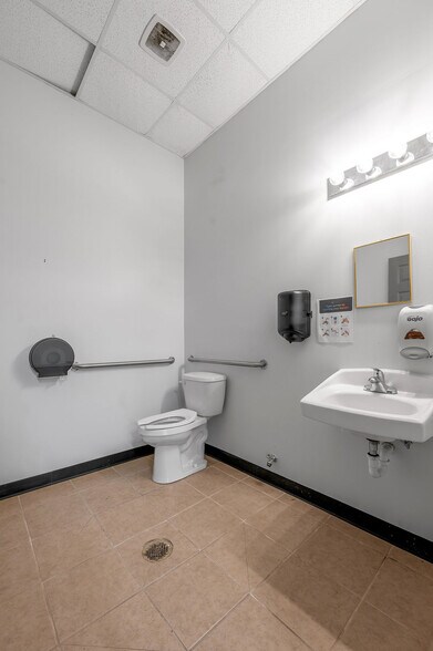 More Photos Of 100 Regency Point Path, Lexington Freestanding For Lease