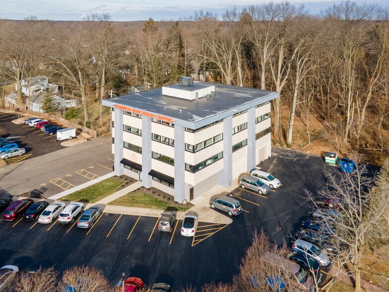 More Photos Of 25300 Lorain Rd, North Olmsted Medical For Lease