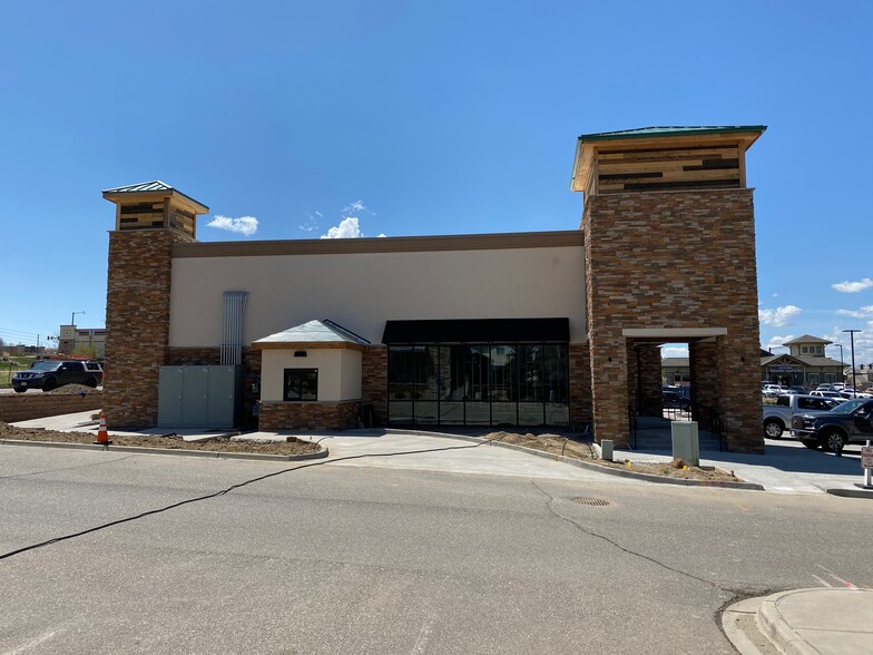 More Photos Of 19585 Hess Rd, Parker Storefront For Lease
