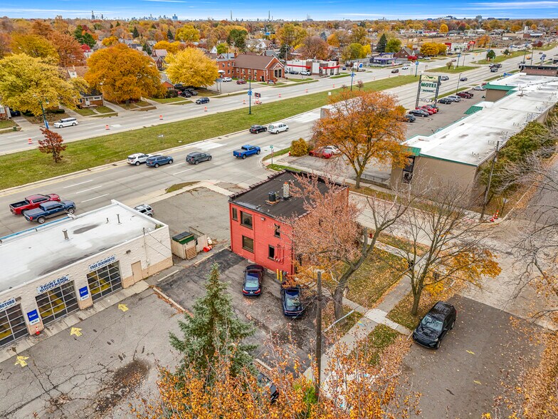 More Photos Of 6336 Fox Ave, Allen Park Office For Sale