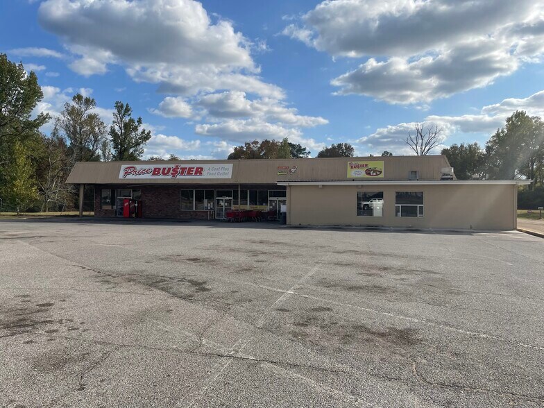 More Photos Of 1175 E Third St, Forest Storefront For Lease