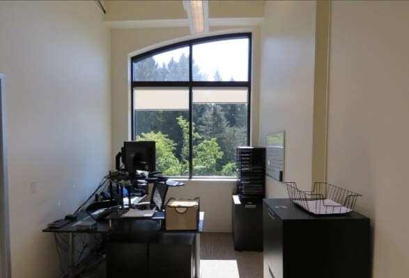 More Photos Of 25030 SW Parkway Ave, Wilsonville Office For Sale